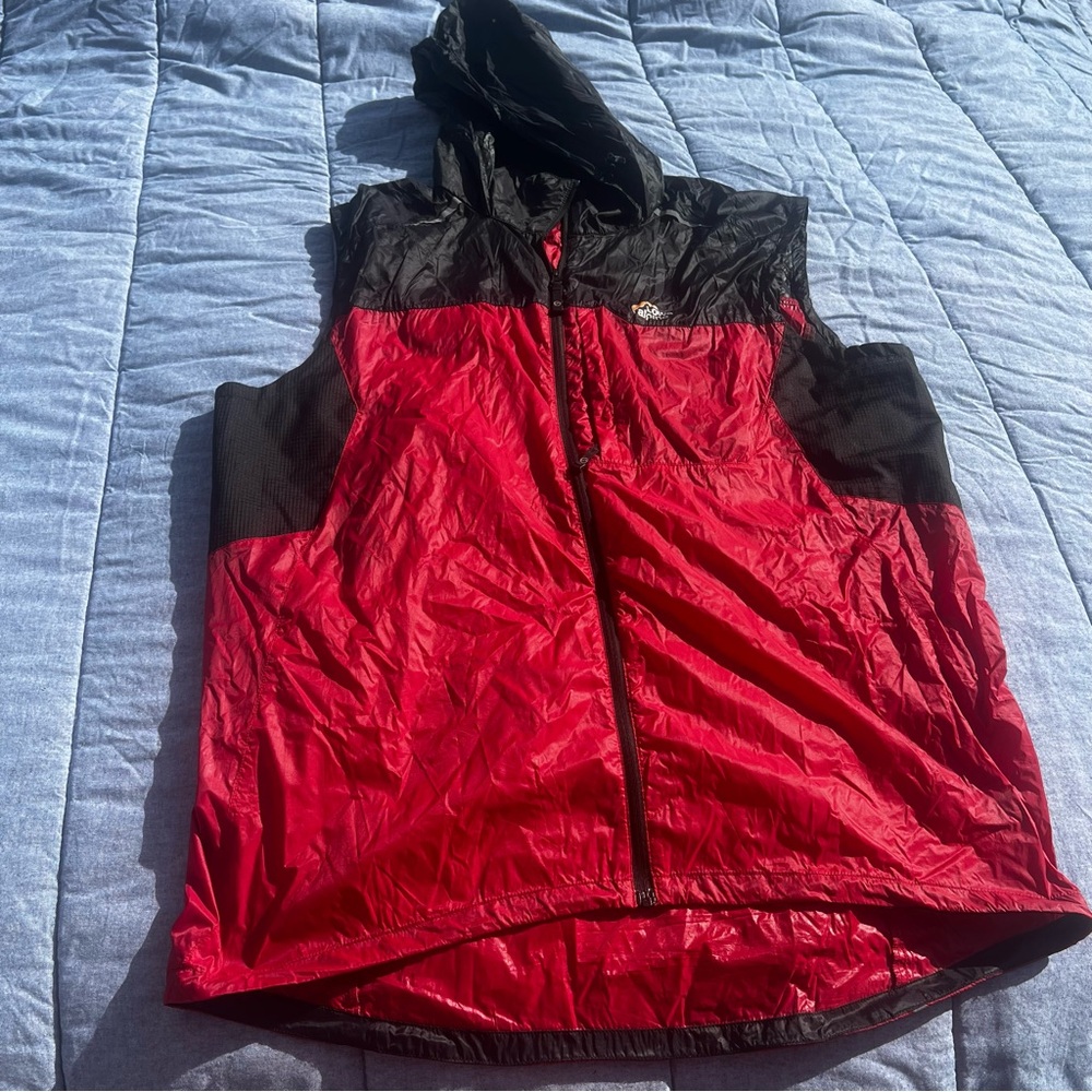 Lowe Alpine Lightweight Packable Red/Black Flight Vest With Hood Size XL